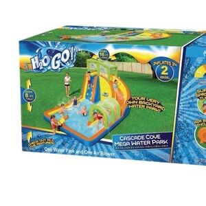 Cascade Cove Mega Water Park - Blue/Green